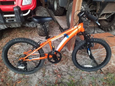 20 DiamondBack велосипед немного б/у / первоначально $179.00 / $50.00 без резерва - Изображение 1 из 4