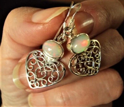 100% NATURAL ETHIOPIAN WELO OPAL, 925 STERLING SILVER FILIGREE EARRINGS - Immagine 1 di 4