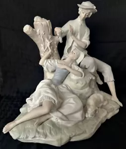 Grande Lladro Romantico Coppia Amanti Mangia Uva Alimentazione #4662 "Vedi Descrizione" - Foto 1 di 17
