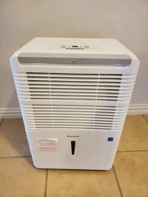 Deshumidificador de consola Keystone 35 pintas - blanco (KSTAD354D) Foto 1 de 4