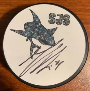 2021/22 Women of Teal Mystery Puck Auto Marc-Edouard Vlasic In Holder - Picture 1 of 2