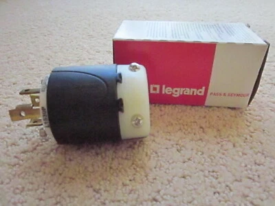Nuevo en caja Enchufe Legrand Pass & Seymour Turnlok 30A, 3PH 250V 3P 4W Grdg. NEMA L15-30P Foto 1 de 4