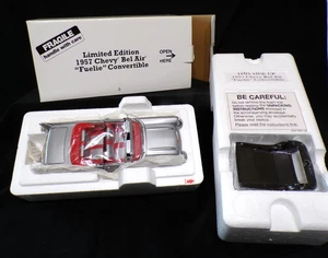 1957 CHEVROLET BEL AIR FUELIE CABRIO 1:24 MODELL AUS DEM DANBURY MINT. - Bild 1 von 4