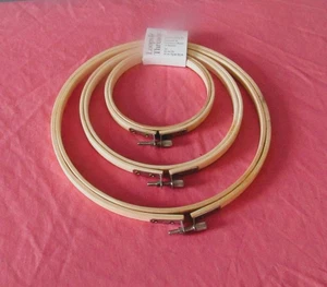 SCHLAUFEN & FÄDEN 3ER SET BAMBUS STICKRAHMEN 4" 6" 8" NEU - Bild 1 von 1