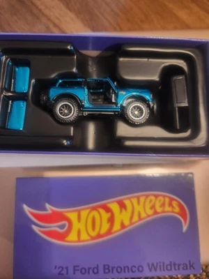 Hot Wheels RLC 21 Ford Bronco Wildtrak Spectraflame Blue Real Riders  Foto 1 de 3