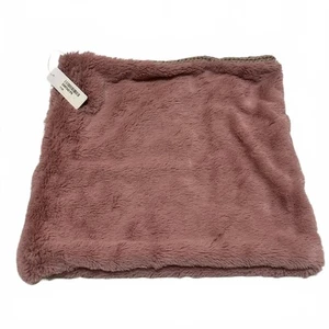 Elegant mauve faux fur knit cowl reversible, cozy and chic cold weather style. - Picture 1 of 8