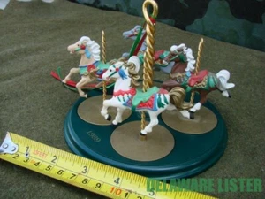 Vintage 1989 Punze Weihnachtskarussell Set (4 Pferde) + Aufsteller - Bild 1 von 4