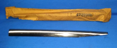 Nuevo de Lote Antiguo GM 1958 Chevy Biscayne 2 puertas derecha moldura delantera inferior 3759664 Foto 1 de 4