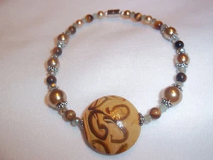 8 in TAN Pearl and CREAM Crystal Beaded Bracelet with MAGNETIC Clasp E-69 - Picture 1 of 3