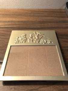 Disney Winnie the Pooh and friends on train metal picture frame( D1) - Picture 1 of 11