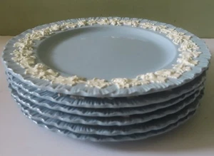 6 Wedgwood Queens Ware Creme auf Lavendel Muschelrand 10,5" Essteller - unbenutzt - Bild 1 von 8