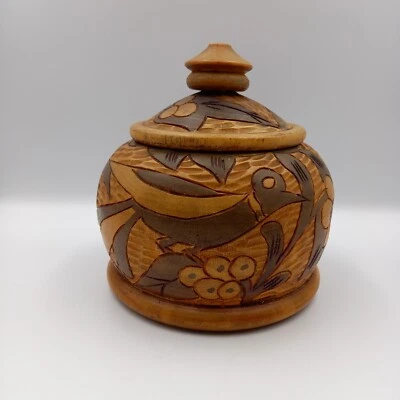 Vintage wooden round container hand carved bird and flower detail 7 x 7 inches - Image 1 of 4