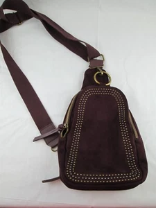 PURPLE Leather Crossbody Zippered Purse Bag 3 Pockets, Adjustable Strap 9"x7' - Picture 1 of 8