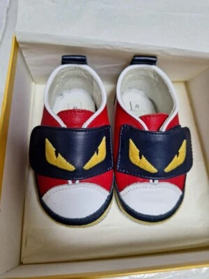 Zapatos de bebé Fendi Monster 11,5 cm con caja J7 Foto 1 de 4