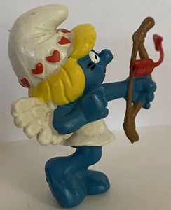 Schtroumpfs Schtroumpfette Cupidon Flèche Valentine PVC 2 pouces vintage Peyo Schleich 1982 - Photo 1/10