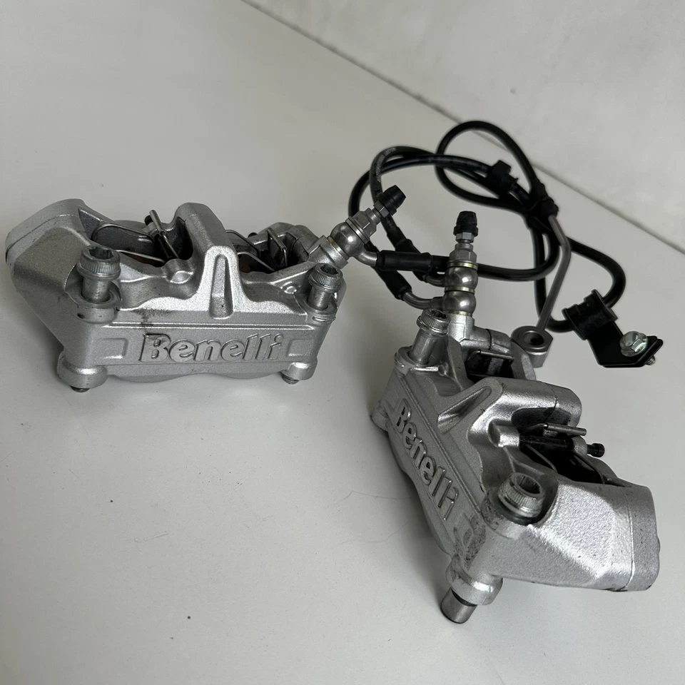 Benelli Leoncino 800 Sport-Naked 2022 Front brake caliper pair set 45500P160000 - Image 1 of 4