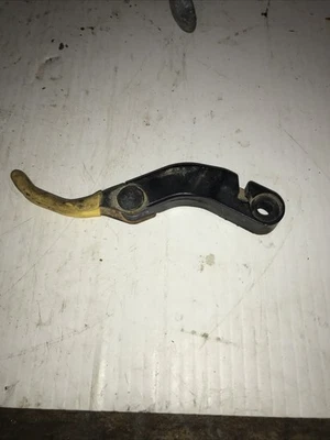 08 Palanca de bloqueo diferencial Kawasaki Brute Force 750 13320-1018 Foto 1 de 3