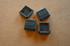   1 new National Semiconductor CGS2535V clock fanout buffer 16-out 28-pin plcc - Picture 1 of 1