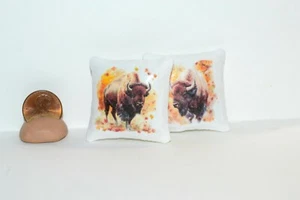 Almohadas miniatura para casa de muñecas escala 1:12 2 cojines almohada búfalo salvaje - Imagen 1 de 4