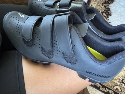 Nuevos zapatos de ciclismo de carretera Specialized Torch 1.0 44 EU / 10.6 US-M / 9.6 UK Foto 1 de 4