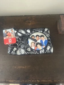 One Direction 1D schwarz silber Reißverschluss Federtasche Etui 2013 Band Musik Neu mit Etikett - Bild 1 von 9