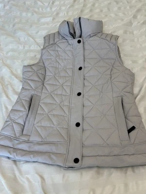 Chaleco acolchado con cremallera Marc New York Andrew Marc para mujer M gris claro Foto 1 de 4