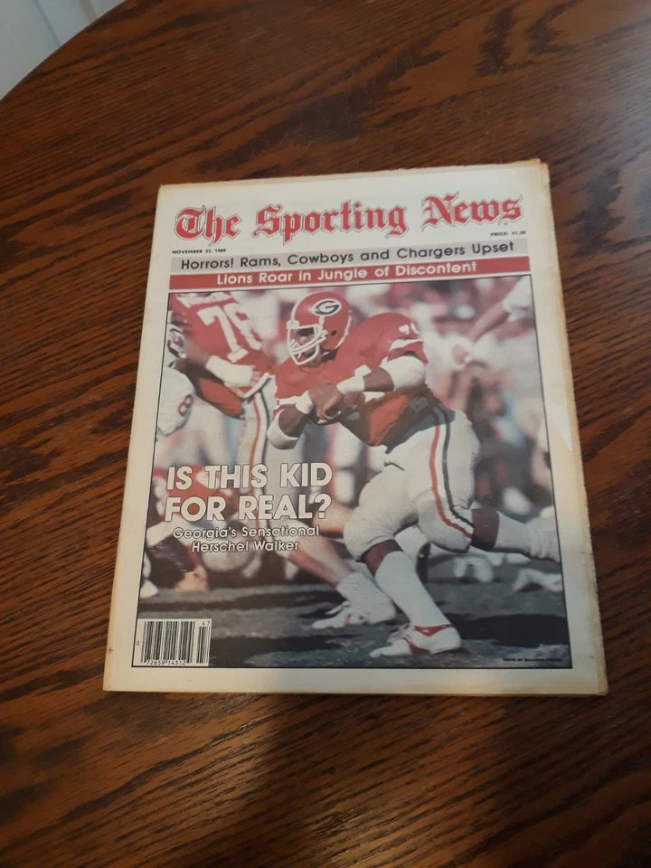 NOVEMBER 22,1980-THE SPORTING NEWS-HERSCHEL WALKER OF THE GEORGIA BULLDOGS(NM)* Foto 1 de 1