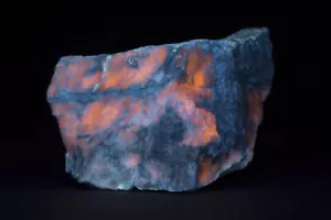 JH15580 Sodalith, Halbinsel Kola, Russland - Bild 1 von 2