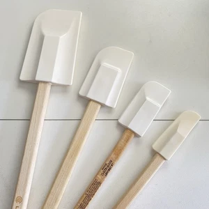 Le Creuset Williams Sonoma Spatula Lot of 4 Wood Handles White Cream Silicone - Picture 1 of 8