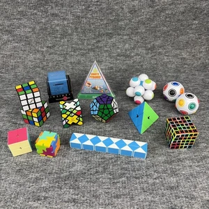 Lot of 14 Miscellaneous Puzzels & Games - Rubik's, Pyramid, Snake, etc. - Picture 1 of 9