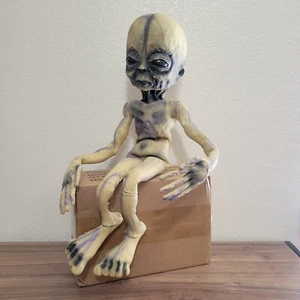 Vintage Boyd Bushman Alien Prop Area 51 RARE HTF Very Good 17" Sitting - Picture 1 of 11