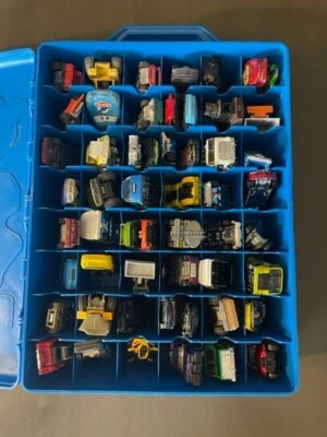 Hot Wheels case with 50+ cars - Image 1 of 4