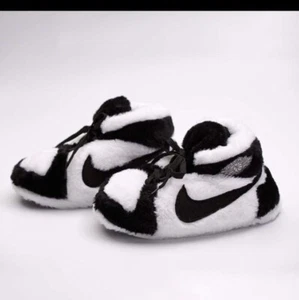 NEW Nike Dunk Slippers Air Jordan Kid Unisex Panda One Size Fits All age 10-17 - Picture 1 of 5