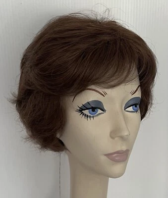 Peluca JACQUELYN NUEVA CON ETIQUETAS CABELLO HUMANO Mezcla HM Valerie 32 CASTAÑO ROJIZO Atada a Mano Foto 1 de 4