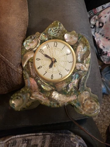 Lawrence Lanshire, Vomit Clock,  Resin & shells Vintage 1960-70s Abalone Shells Cover