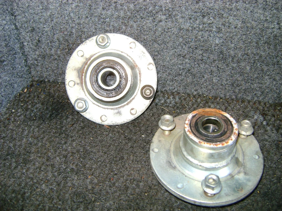 PAR DE BUJES DE RUEDA DELANTERA YAMAHA OEM (2) YFM80 YFM 80 BADGER 1985 1986 55X-25111 Foto 1 de 1