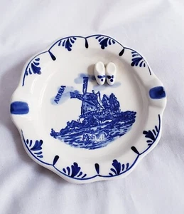 #P)Netherlands Souvenir Delft Blue Holland Hand Painted Ashtray With Dutch Shoes - Picture 1 of 4