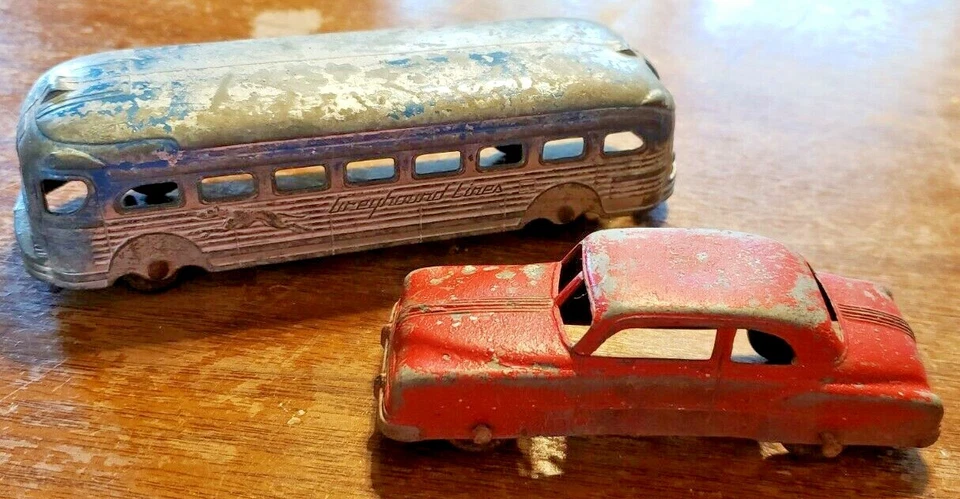VINTAGE TOOTSIETOY DIECAST METAL GRAHAM LINER BUS AND RED CAR- PARTS & REPAIRS - Image 1 of 4