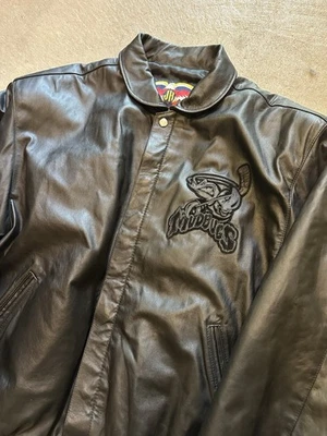 Chaqueta de cuero vintage Shreveport Mudbugs de ligas menores de hockey Jeff Hamilton CHL Foto 1 de 4
