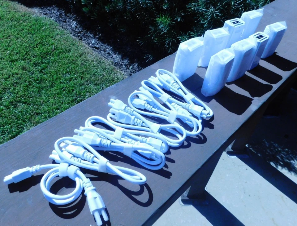 Lote de 8 nuevos inyectores Ubiquiti UniFi U-POE-AF POE con cable de alimentación FPC-UF4 Foto 1 de 4