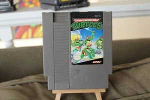 Teenage Mutant Ninja Tu NES vintage Original authentic Nintendo 1985 Tested work - Picture 1 of 2