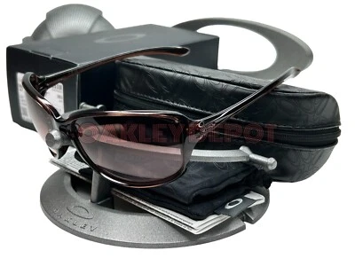 ✅🕶️ GAFAS DE SOL OAKLEY COHORT 009301 AMYTHEST/G40 NEGRAS DEGRADADAS Foto 1 de 4