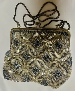 L Regale Silver Beaded Evening Purse Bag Clutch Chain Strap Kiss Clasp. 7” X 6” - Picture 1 of 12