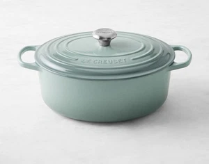 Le Creuset Signature Enameled Cast Iron 8qt Oval Dutch Oven. NIB - Picture 1 of 2