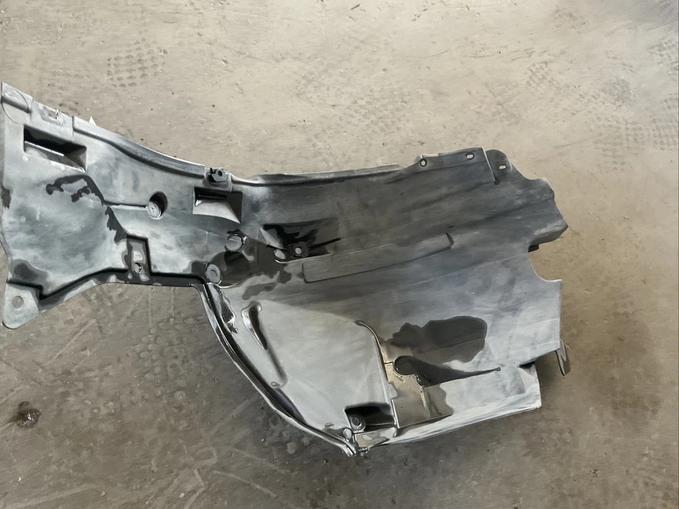 07-13 Infiniti G35 G37 Sedan Front Left Fender Splash Guard 63843-JK000 - Imagem 1 de 3