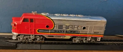 HO Scale Tyco Santa Fe F7  Diesel Locomotive no 307 - Image 1 of 4