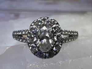 Anillo de compromiso Pnina de diamantes con halo ovalado de oro blanco de 14 k talla 8,5 4,2 g (AT624-14) TFO - Imagen 1 de 22