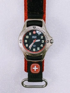 Orologio Vintage Svizzero Sport/Militare 50m Quarzo Quadrante Nero e Rosso con Cinturino - Foto 1 di 4