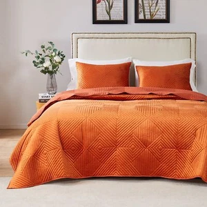 Greenland Home Riviera Velvet Finely Stitched Quilt Set, 3-Piece Full/Queen, ... - Picture 1 of 8