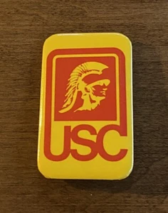 Vintage USC Pinback Button Tommy Trojan Grafik 2-3/4"" x 1-3/4"" gelb rot Grafik - Bild 1 von 2